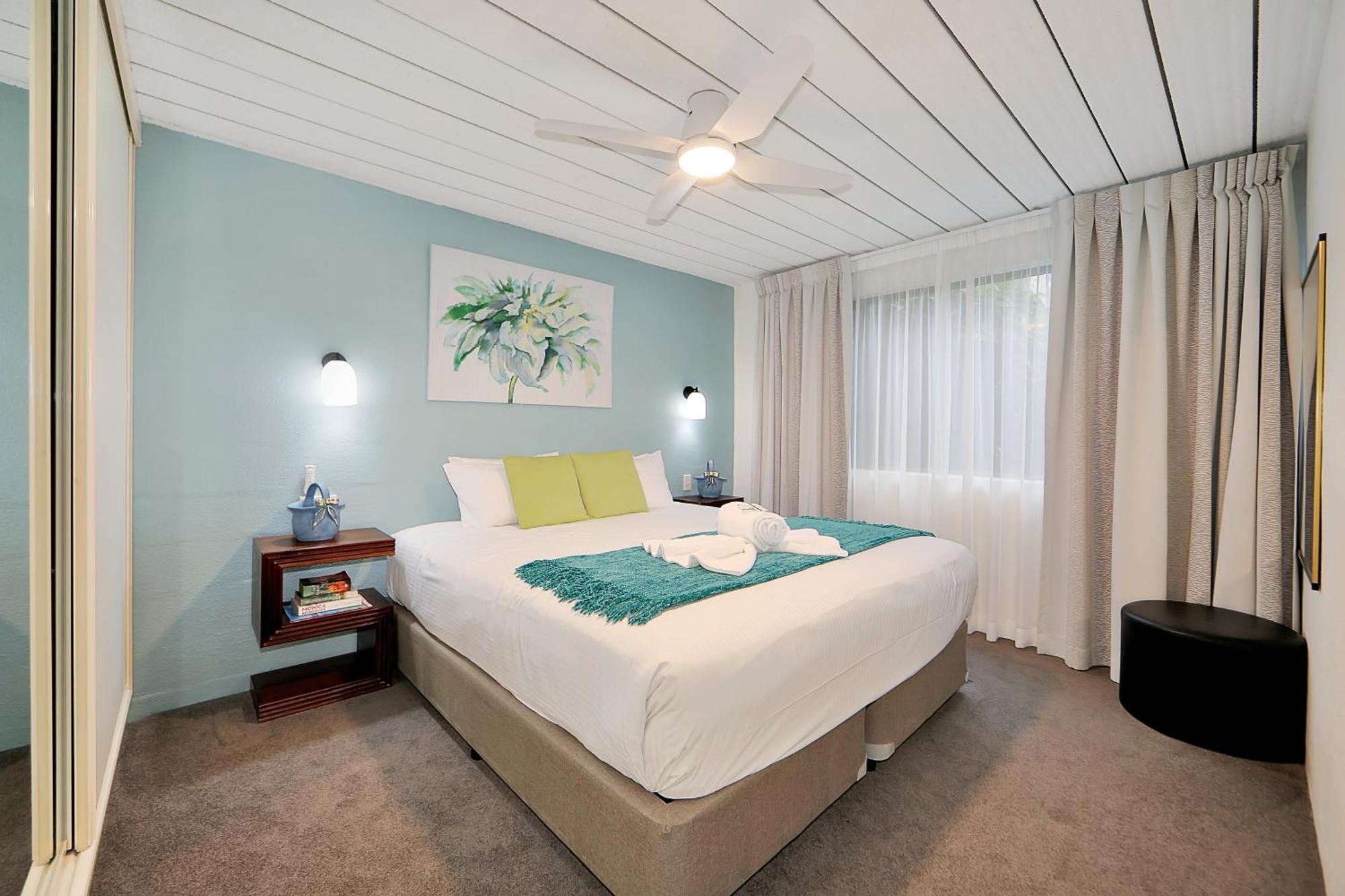 Nautilus Beachside Apartments Барбара Номер фото