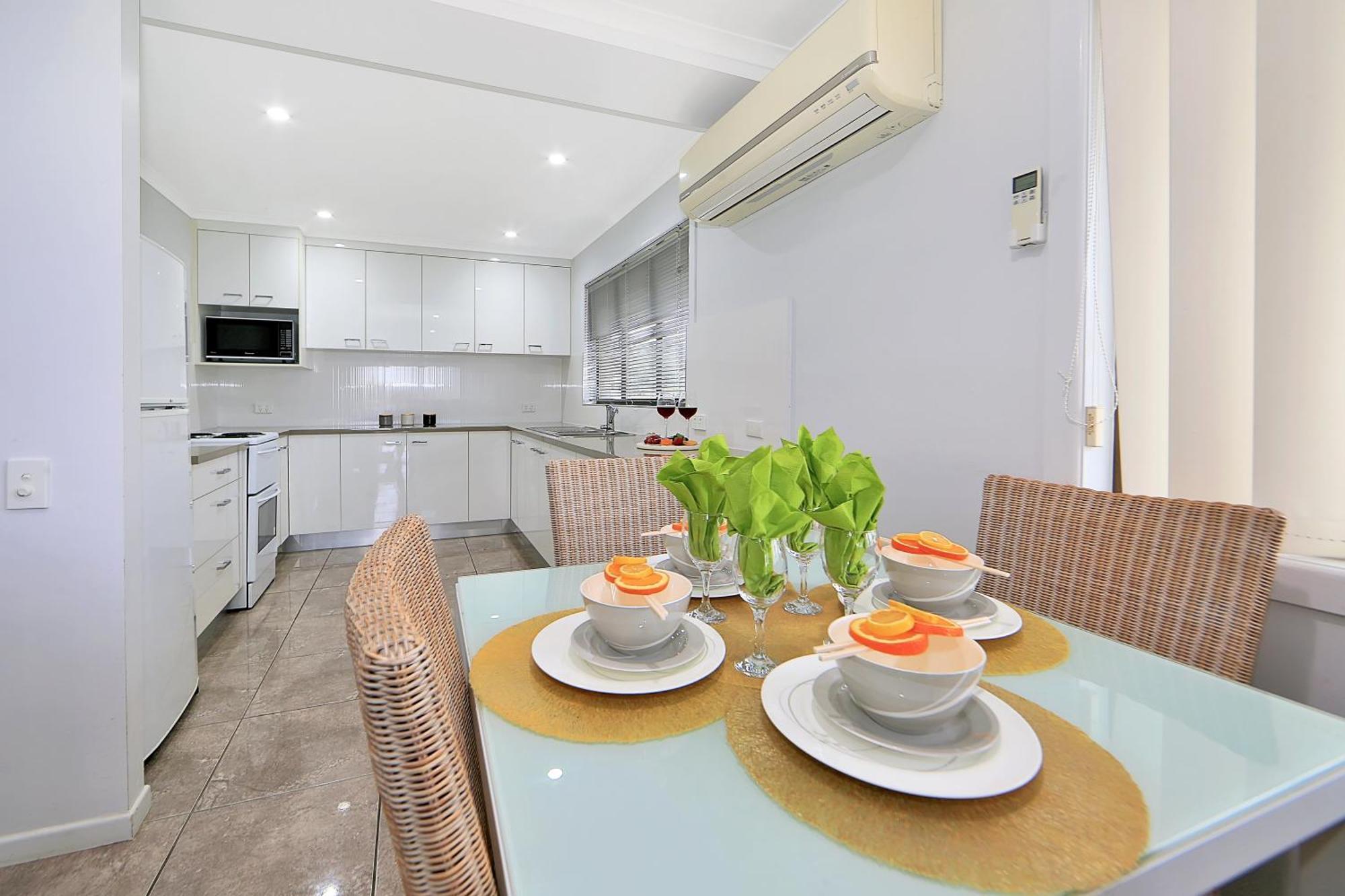 Nautilus Beachside Apartments Барбара Номер фото
